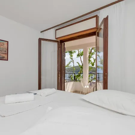 Apartment Rubin-10 By Interhome