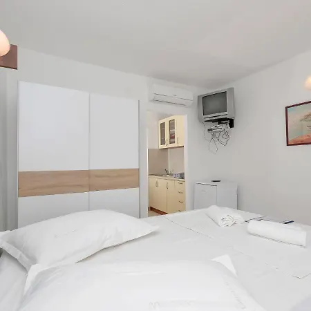 Rubin-10 By Interhome Appartement